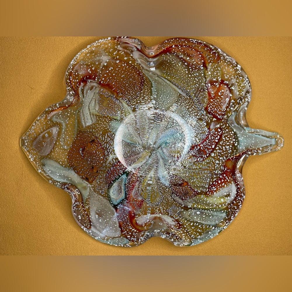 Vintage Venetian Murano art glass leaf shape bowl / dish - Picture 9 of 11